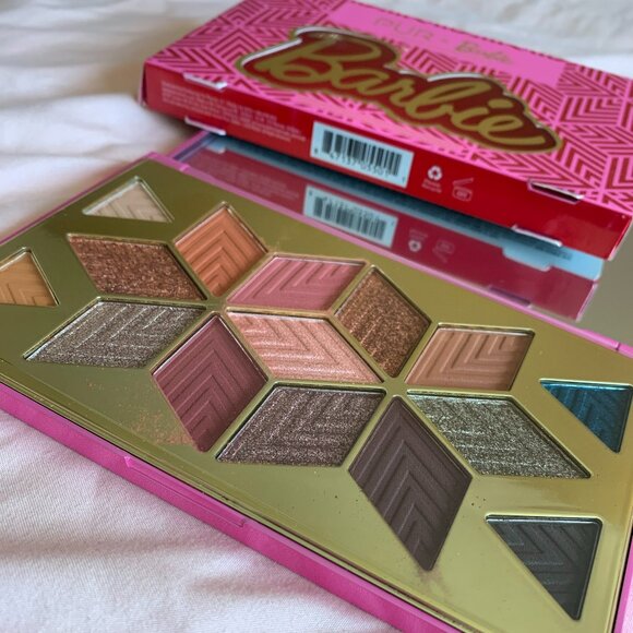 New! PUR X Barbie Endless Possibilities II Signature 15-Piece Eyeshadow Palette - Picture 5 of 6